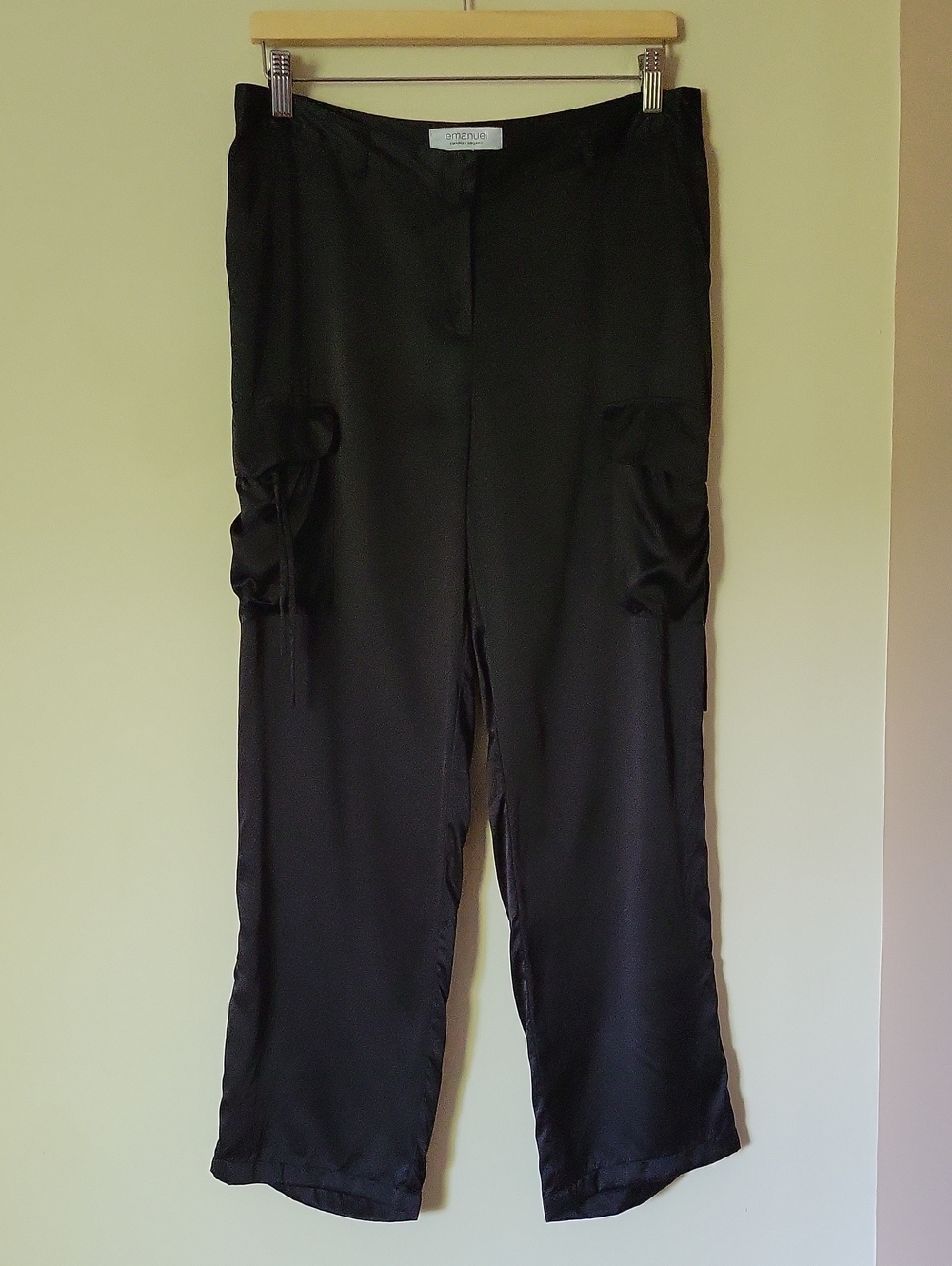 Emanuel Ungaro Vintage Y2K Women's Black Silk Mid Rise Cargo Pants Size Medium